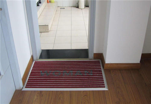卫生间门口地垫耐磨耐用,家里的各个地方都可以用这款地垫