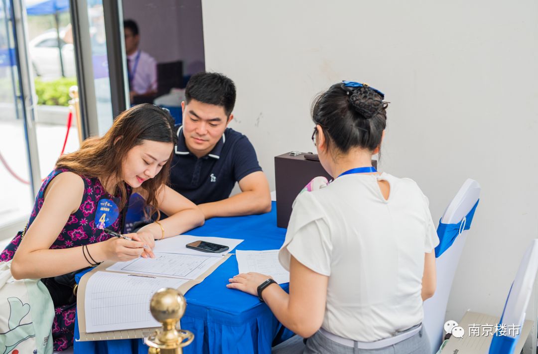 惊艳！今天南京网红盘交付，业主狂赚100多万！