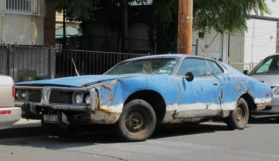 法拉利和mpv,80万法拉利mpv