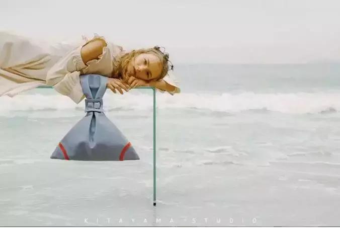 今天小F给大家带来几款让你美上天的潮包~错过要后悔啊