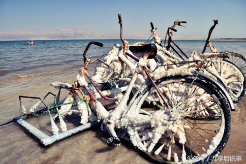 死海为什么淹不死人呢,死海含盐量高是什么原因