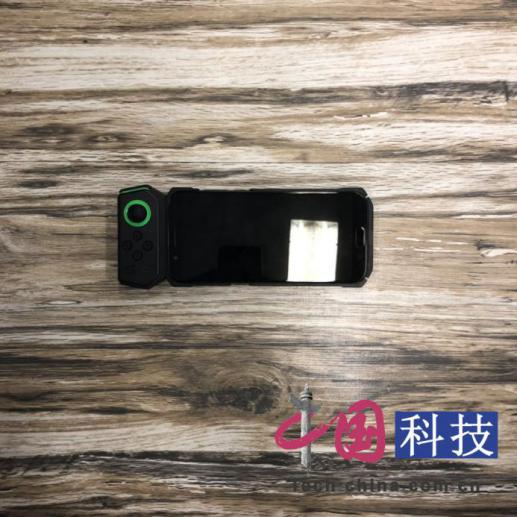 黑鲨左右游戏手柄评测,黑鲨第二代有线耳机评测