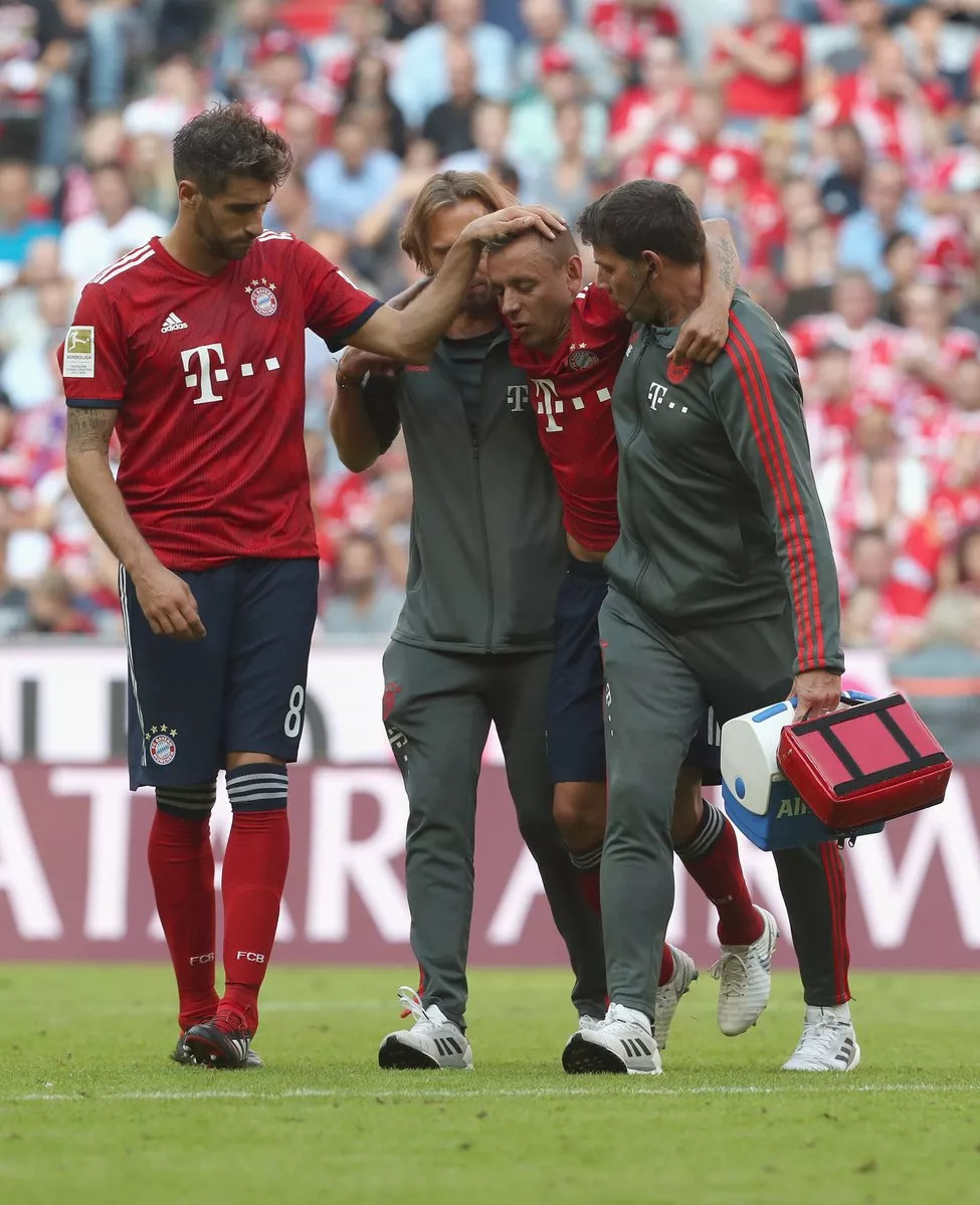 足球场上令人感动的瞬间图文,足球场上令人敬佩的瞬间