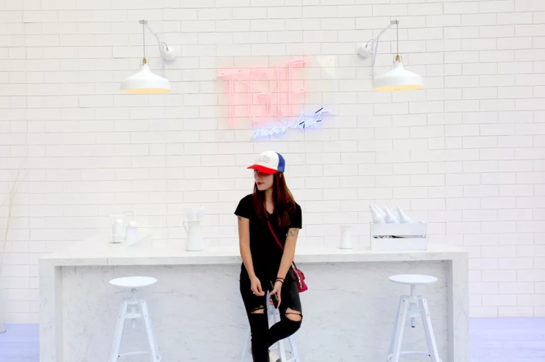 泰国文化礼仪之泰国水灯节,泰国水灯节开幕式视频