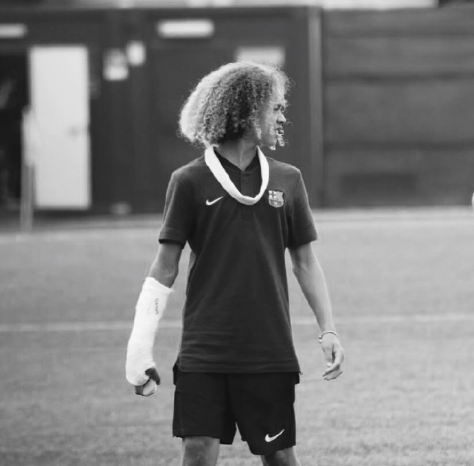 梅西时隔8年世界杯决赛照片,梅西完成球王最后一次蜕变