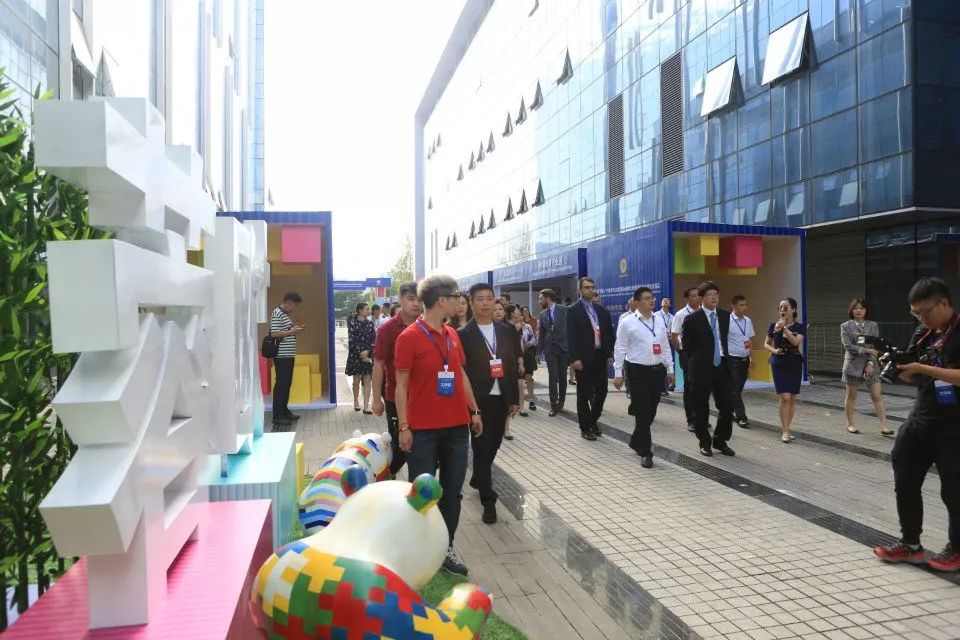 搭乘“蓉欧+“快车，共享贸易经济，这次峰会内容抢”鲜“看！