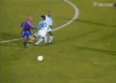 100张足坛经典图片,千里走单骑gif