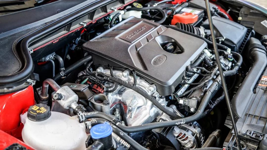 试驾新一代福特福克斯,福特福克斯和思域哪个好