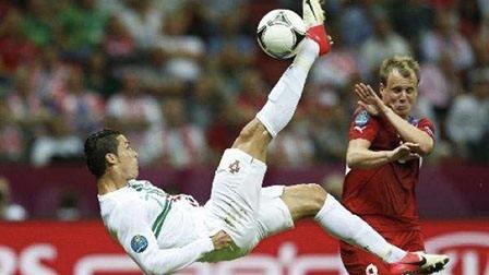 实况足球实用进攻技巧,实况足球超实用的进攻技巧