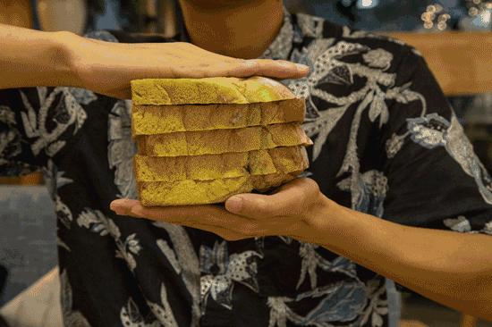 请忘记那个“火辣”的女人,爸爸糖新品吐司比她更辣更松软!