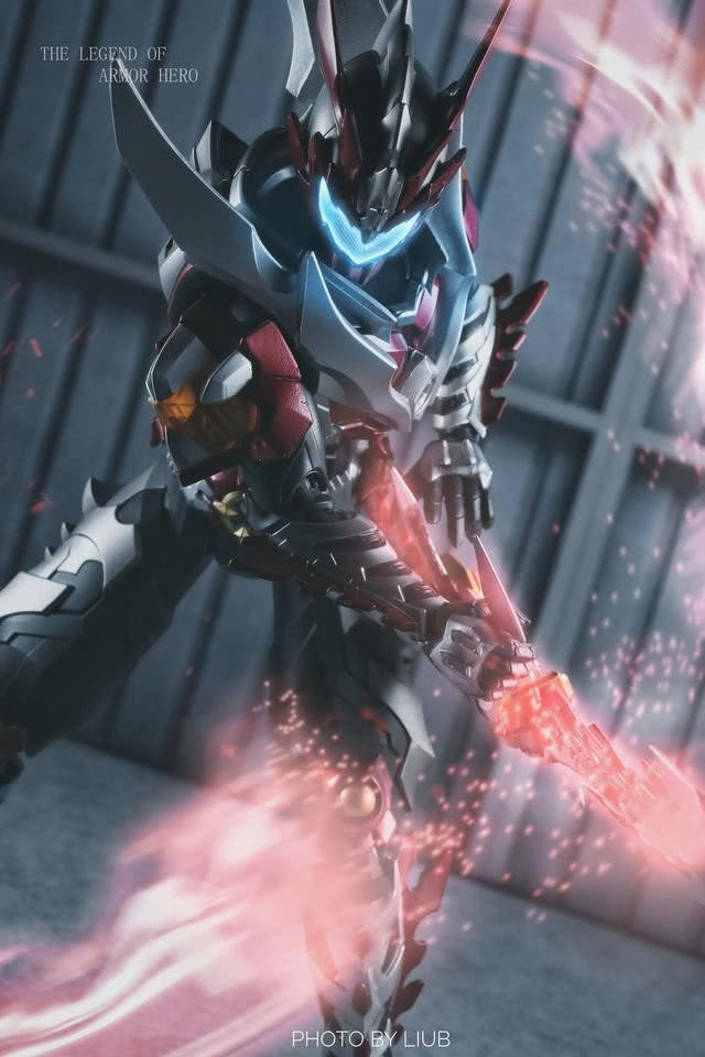 炎龙铠甲终极形态和帝皇侠谁厉害,炎龙铠甲与风鹰铠甲来救帝皇侠