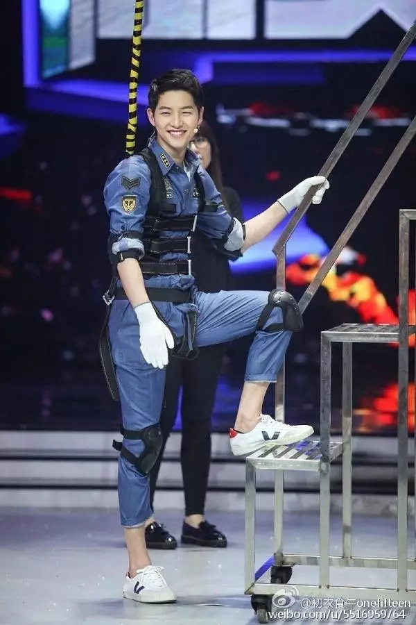 潮流时尚男士小白鞋,时尚男士潮流小白鞋