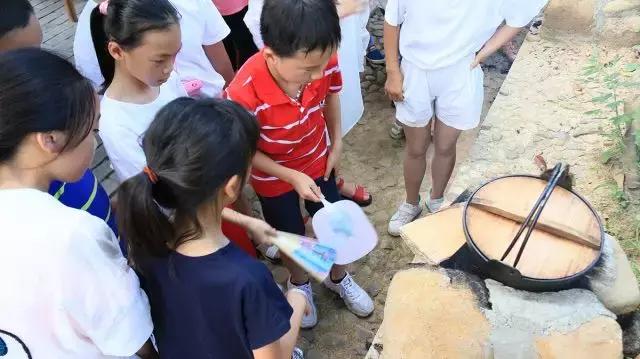 跟着萌宠过国庆，准备好迎接惊喜了吗？