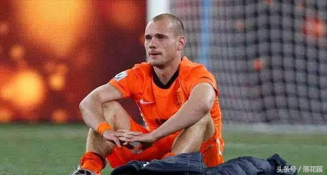 进攻型中场打法和思路八人制,最适合新手的足球战术