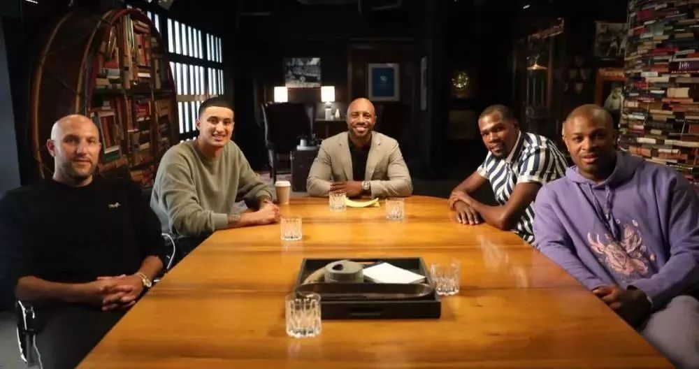 体育热点一览｜2018年度FIFA颁奖典礼莫德里奇获得年度最佳