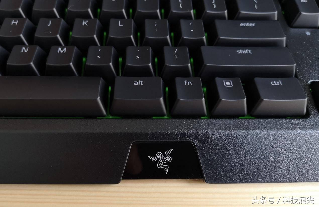 雷蛇黑寡妇蜘蛛标准版比较,雷蛇黑寡妇v3按键压感不一样