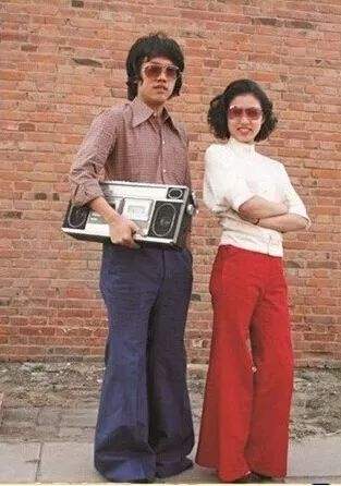 「追忆」九十年代最潮的是蝙蝠衫？喇叭裤？不！你听过“娇衫”吗