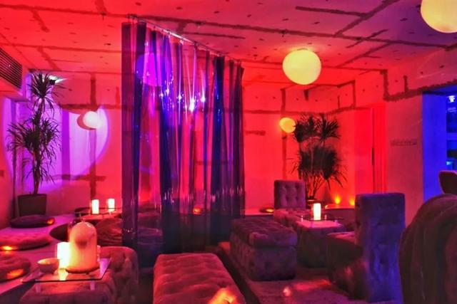 火遍香港尖沙咀、外滩江景环绕……2018魔都新酒吧，潮人新据点！