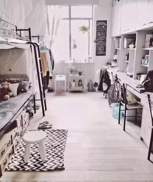 学子进阶攻略|如何在超小空间的宿舍玩转极简风