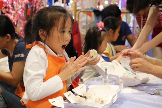 Alavening阿拉的小闹闹携手北京苏宁红孩子欢乐闹中秋