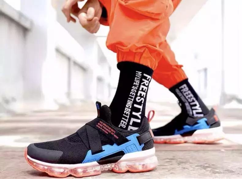 2018安踏李宁都出了什么好看的鞋 (李宁安踏高颜值气垫鞋)