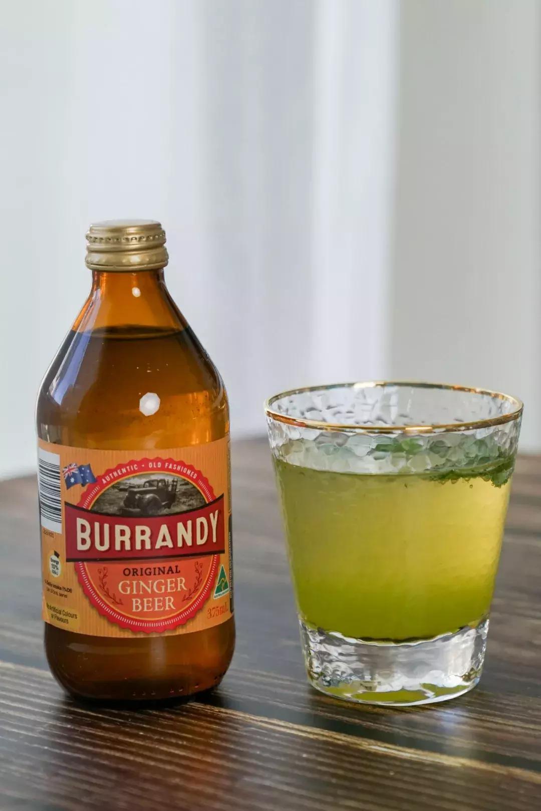 工作累了喝一杯小酒,上班这么辛苦还要回家做饭