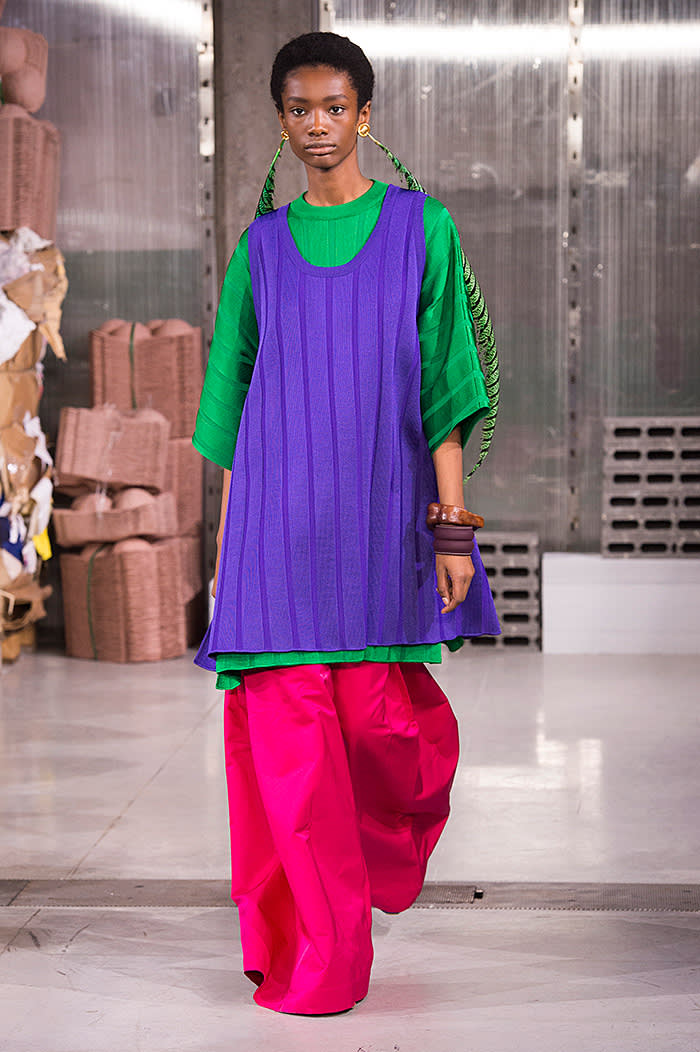 撞色搭配明星,撞色为什么更运动