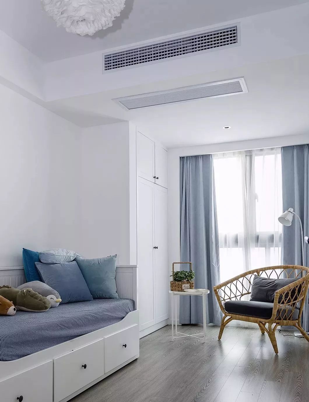 卧室装修窗户怎么装,客厅与卧室之间的窗户怎么装修