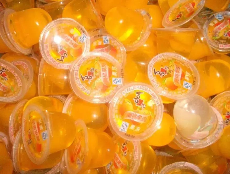 中国大妈出国探望儿子，行李箱被打开的那一刻，所有人都惊呆了！