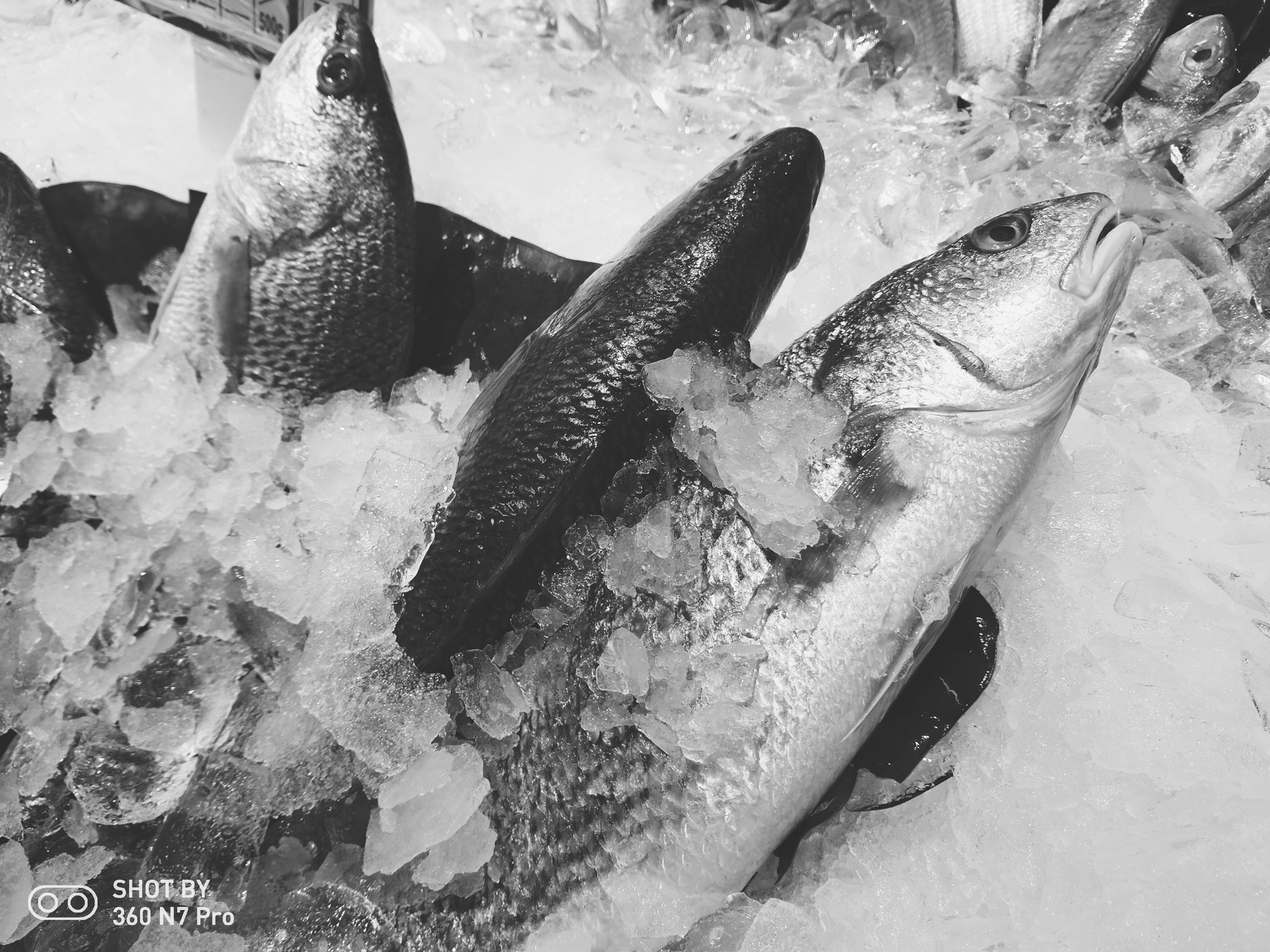 360n7pro跟哪款手机对比功能,360n7pro值得入手吗