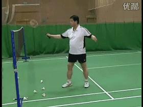 羽毛球学习动作视频教程,羽毛球步法训练前进扑球后退杀球