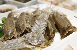 海南海鲜市场老板被鱼咬断手指,海口买海鲜被鱼咬断手指头