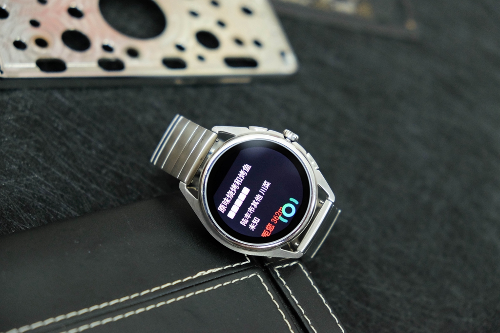 为什么说买阿玛尼手表智商税,苹果手表和阿玛尼哪个好