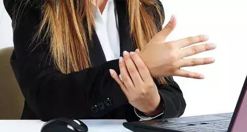 手麻、手疼、手无力，警惕“鼠标手”！