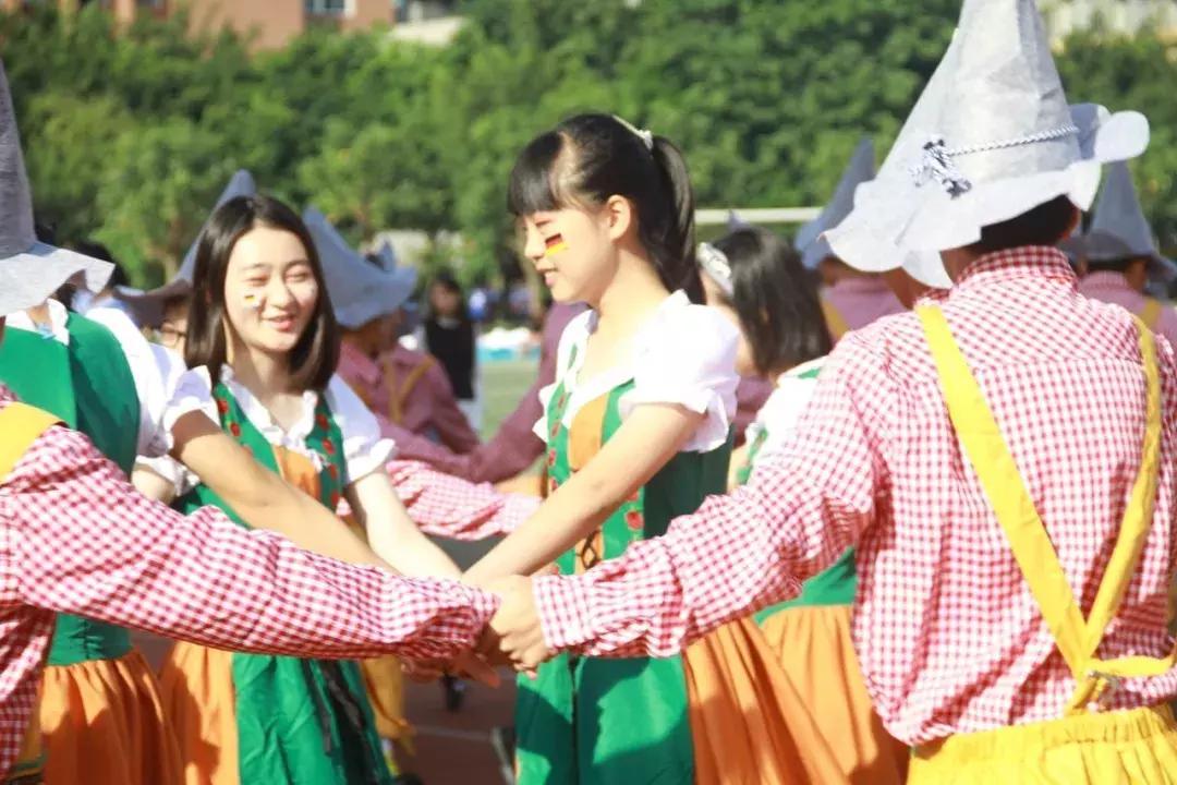 巧绘世界缩影，畅舞运动激情，科中第十届体育文化节盛大开幕