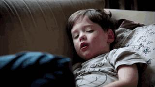 小孩吃了一瓶药洗胃,女童误食药丸后住院洗胃