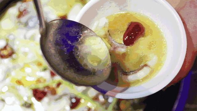 这家店我绝对不私藏！酸菜鱼嫩滑无刺，放心大口吃，超过瘾！一口“栽”在了这锅鱼上……