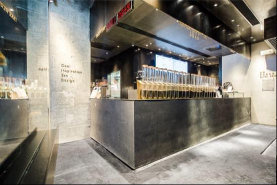 ifs喜茶黑金店,喜茶成都ifs黑金