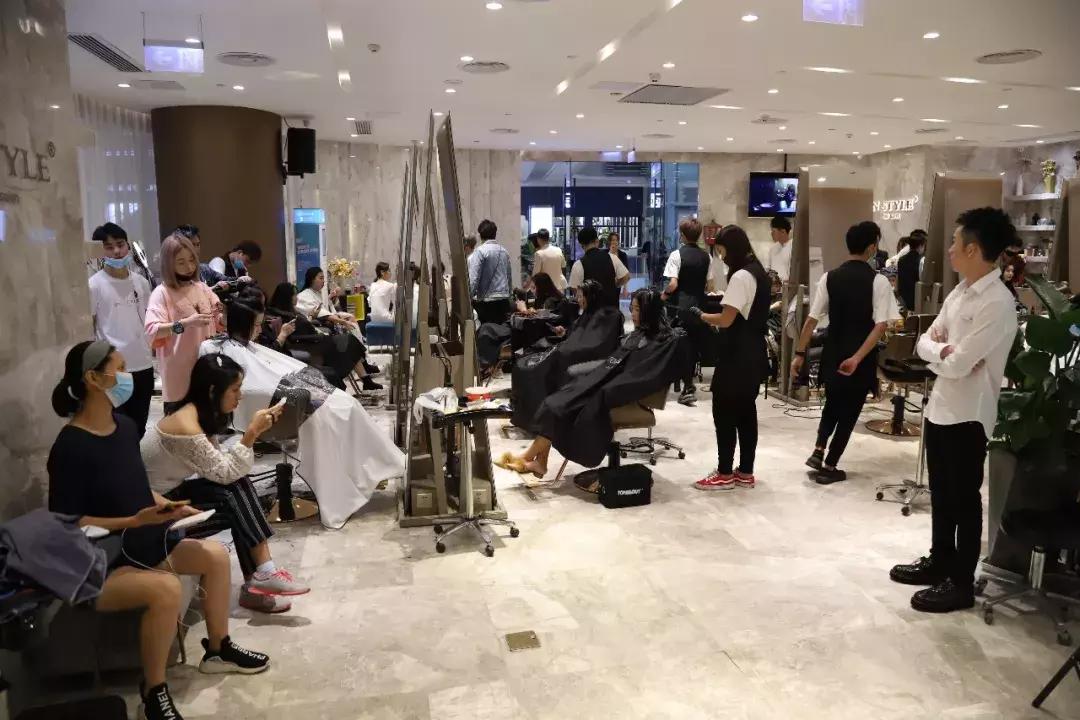 来高德置地这家网红店染发，头发居然变成这样……！