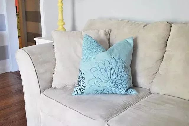 沙发脏了不用愁,沙发太脏了用什么洗最干净