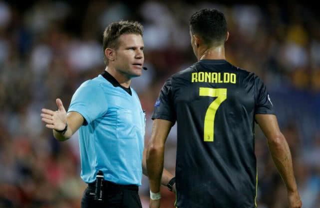 c罗ins晒与乔治娜度假照,c罗首秀乔治娜新造型