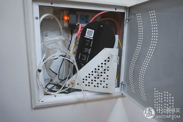 华硕千兆路由器rt-n56u黑金刚亮色,华硕2.5gwifi6路由器评测