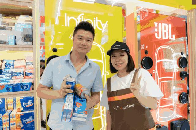 他们“兼职”半日,加油开卡冲咖啡,这个服务我给101分!