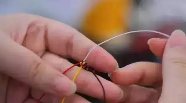 蜜蜡文玩手串绳子双股打结方法,文玩核桃手串单线打结方法