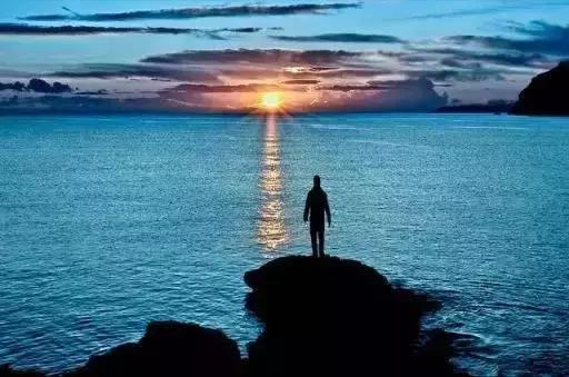 女人挣钱不是责任而是价值,男人挣钱叫责任女人挣钱叫尊严