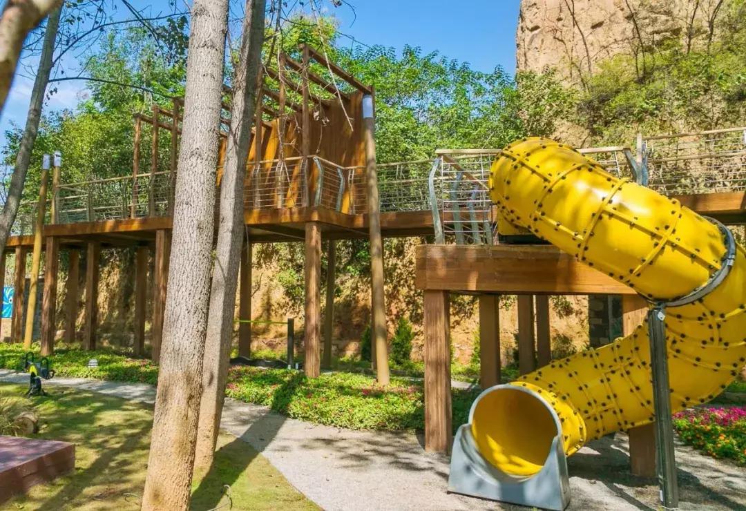 郑州足球小镇2019,郑州足球小镇有真草足球场吗