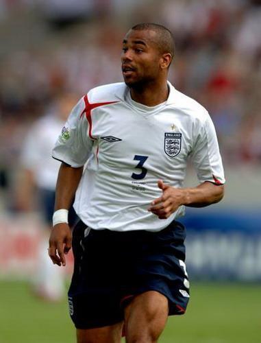 足坛历史十大左后卫,足坛历史前十前锋