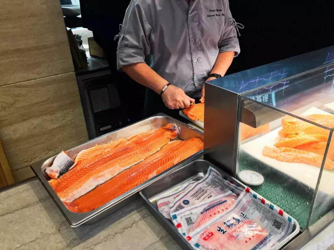 20道豪门蟹宴+梦幻火烈鸟甜品Show！大闸蟹畅吃只只爆膏！