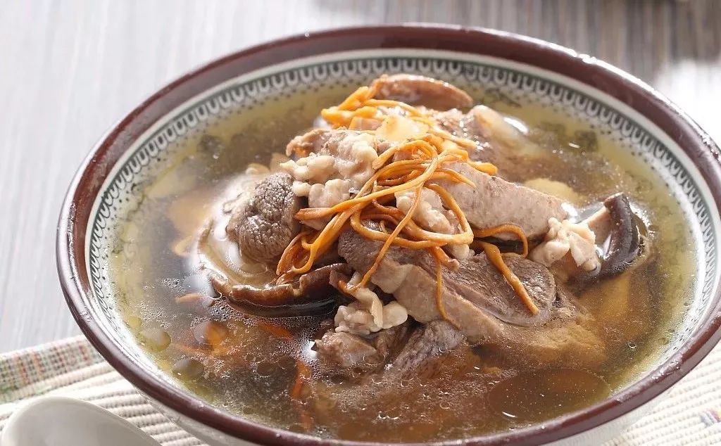 来一碗靓汤结束假期,冬天给家人来一碗爱心汤