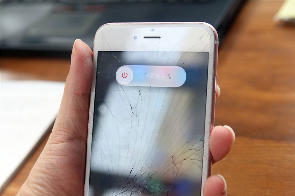 复活iphone6plus,苹果6splus屏碎了